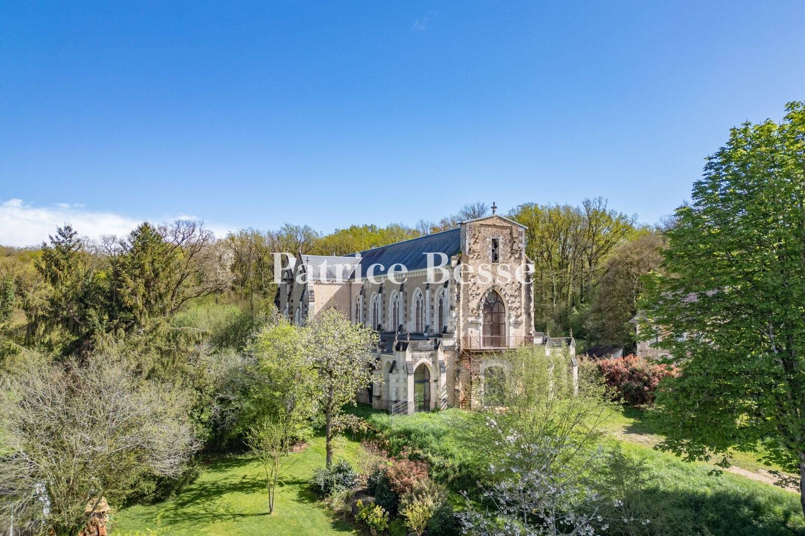Maison 1 pièce 610 m² · à Poitiers · 610 m² · 950 000 €