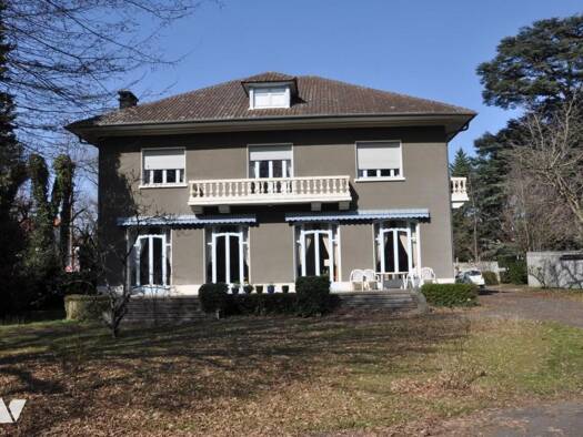 Maison à vendre 399 000 € 10 pièces 7 chambres 330 m² 1 712 m² de terrain Tarbes 65000