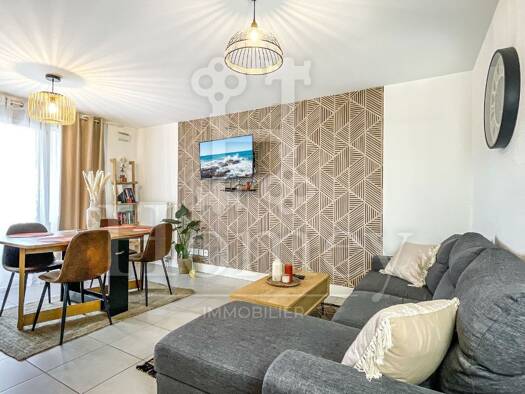 Appartement à louer 1 780 € 3 pièces 2 chambres 67 m² Étage 3/3 Beulet-Ile de France Annemasse 74100