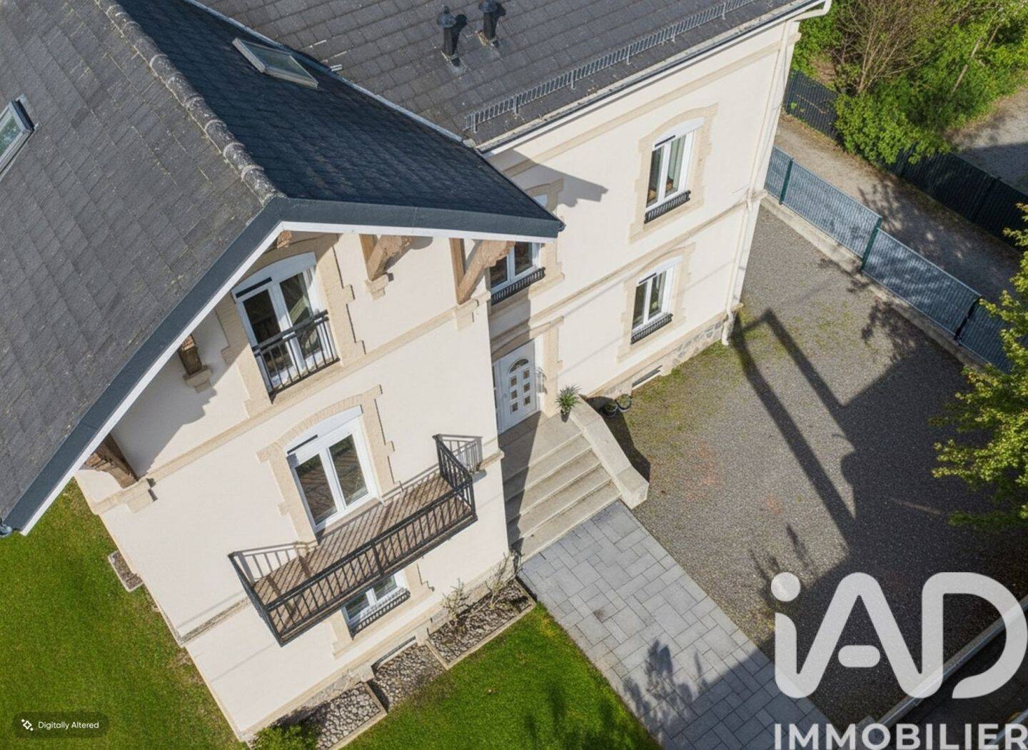 Maison 9 pièces 245 m² · à Bruyères · 245 m² · 398 000 €