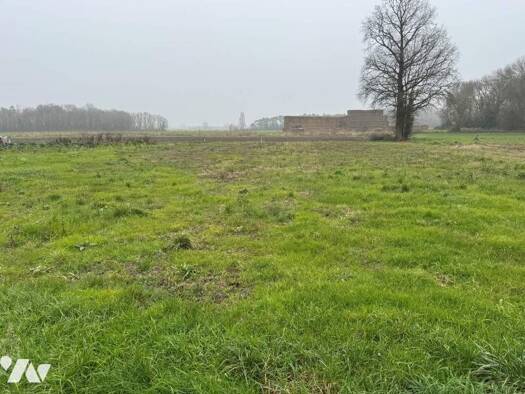 Terrain constructible à vendre 66 780 € 1 271 m² de terrain Le Louroux 37240