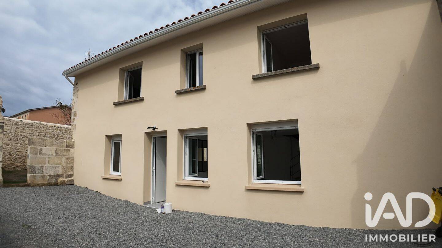 Maison 4 pièces 125 m² · à Fronsac · 125 m² · 1 250 €