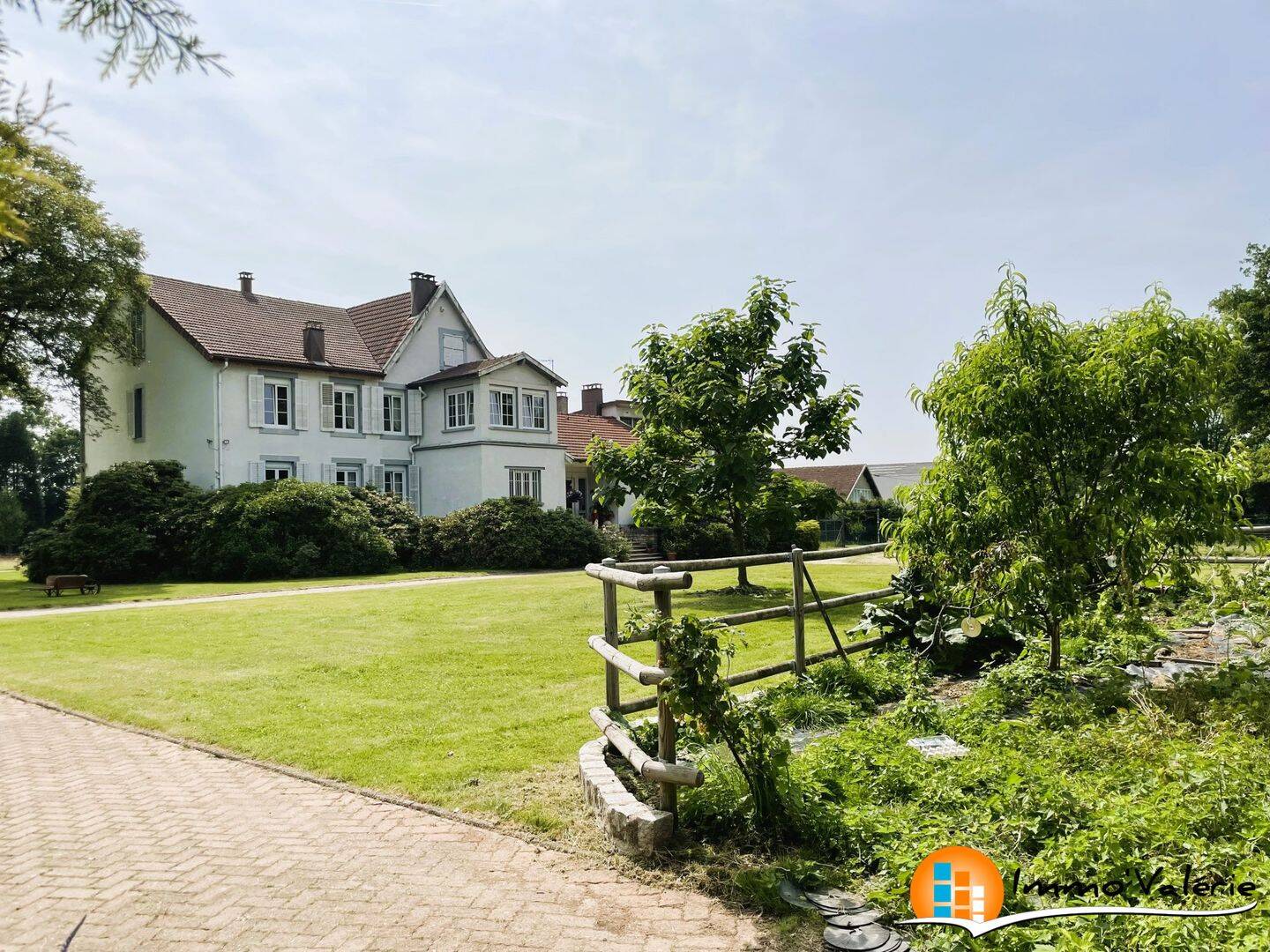 Maison 16 pièces 761 m² · à Jeanménil · 761 m² · 1 236 000 €