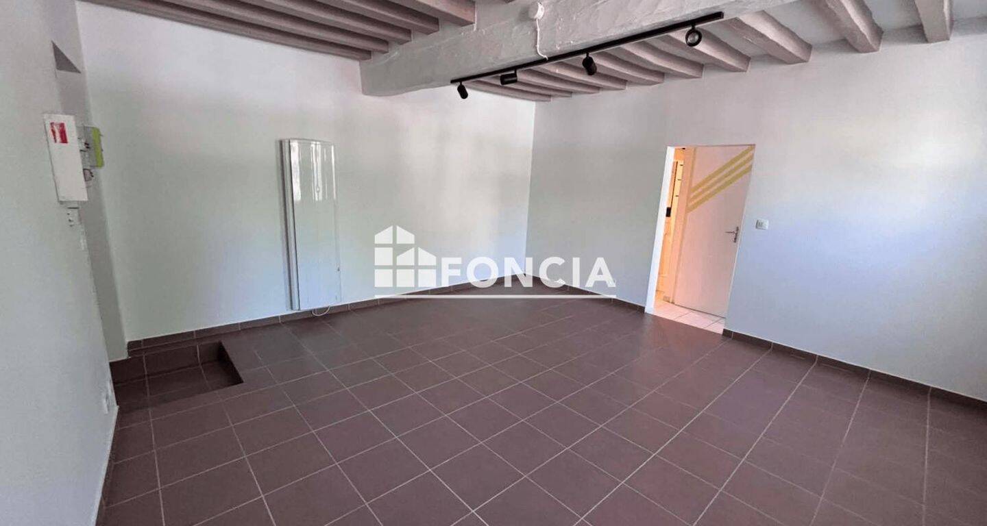 Appartement 1 pièce 28 m² · à Bréval · 27,7 m² · 570 €