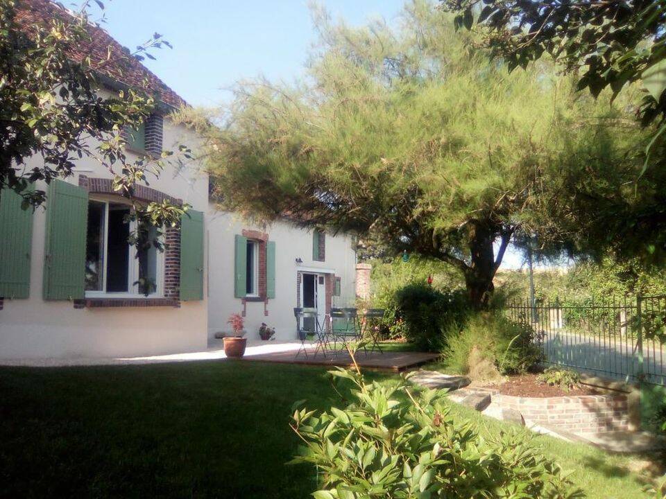 Maison 2 pièces 70 m² · à Bussy-en-Othe · 70 m² · 650 €