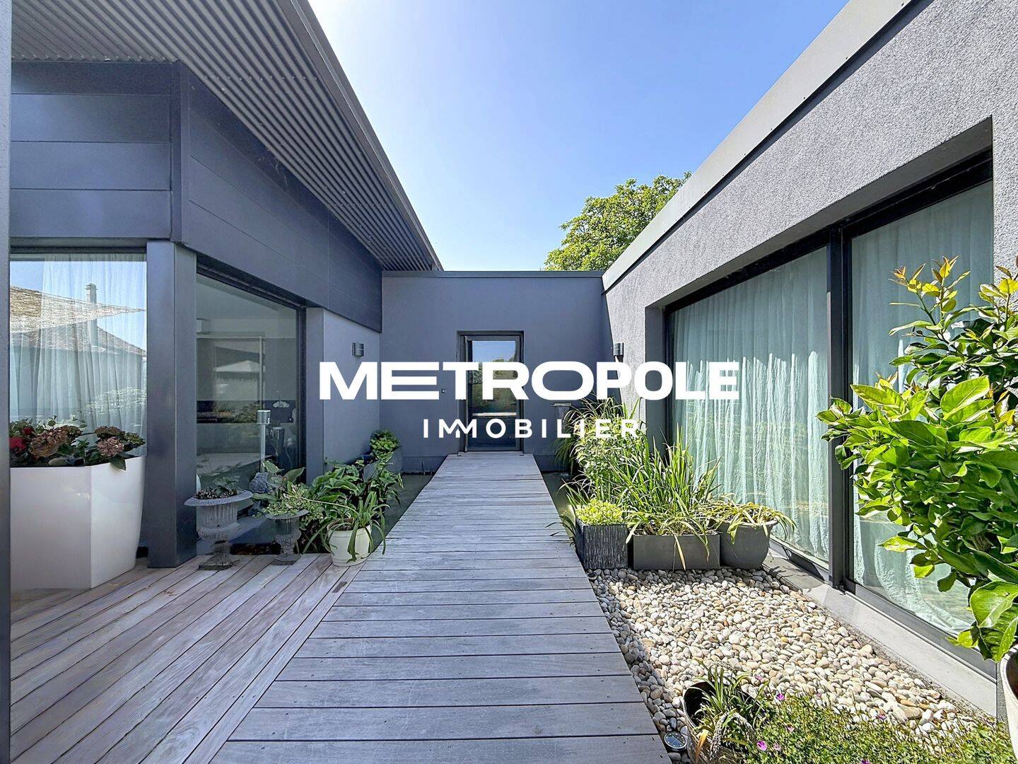 Maison 5 pièces 222 m² · à Saint-André-le-Gaz · 222 m² · 765 000 €