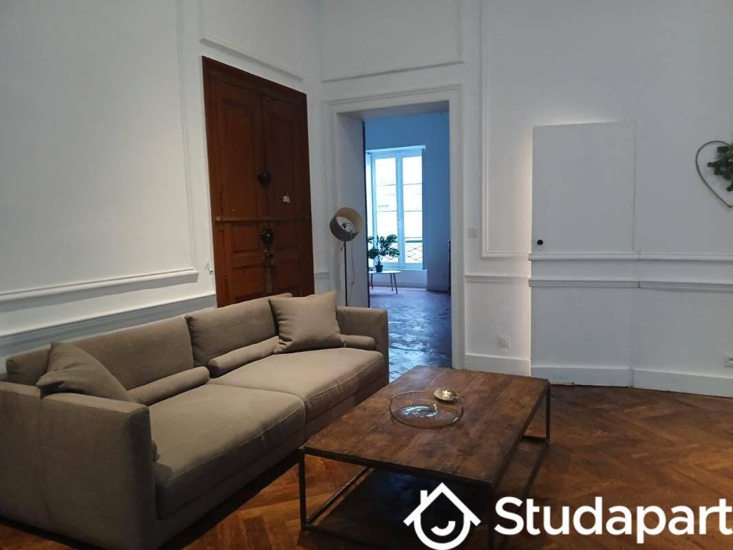 Appartement 3 pièces 100 m² · à Nîmes · 100 m² · 1 180 €/mois
