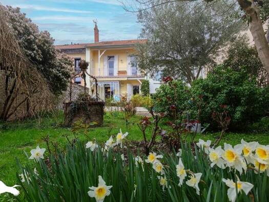 Maison à vendre 286 500 € 7 pièces 4 chambres 171 m² 426 m² de terrain Faubourg Nord Auch 32000