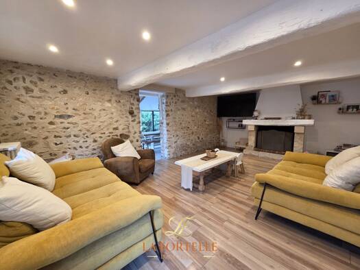 Maison à vendre 385 000 € 8 pièces 5 chambres 160 m² 636 m² de terrain Longnes 78980