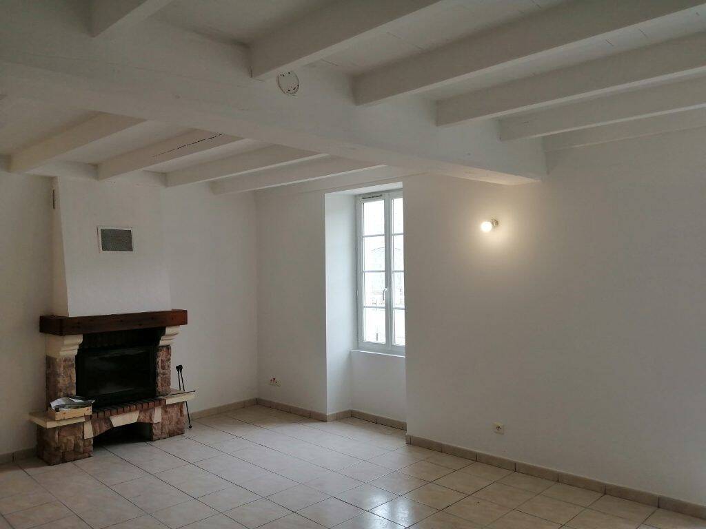 Maison 6 pièces 132 m² · à Authon-Ébéon · 132 m² · 685 €