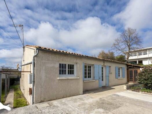 Maison de plain-pied à vendre 169 087 € 5 pièces 3 chambres 100 m² 506 m² de terrain Mirambeau 17150