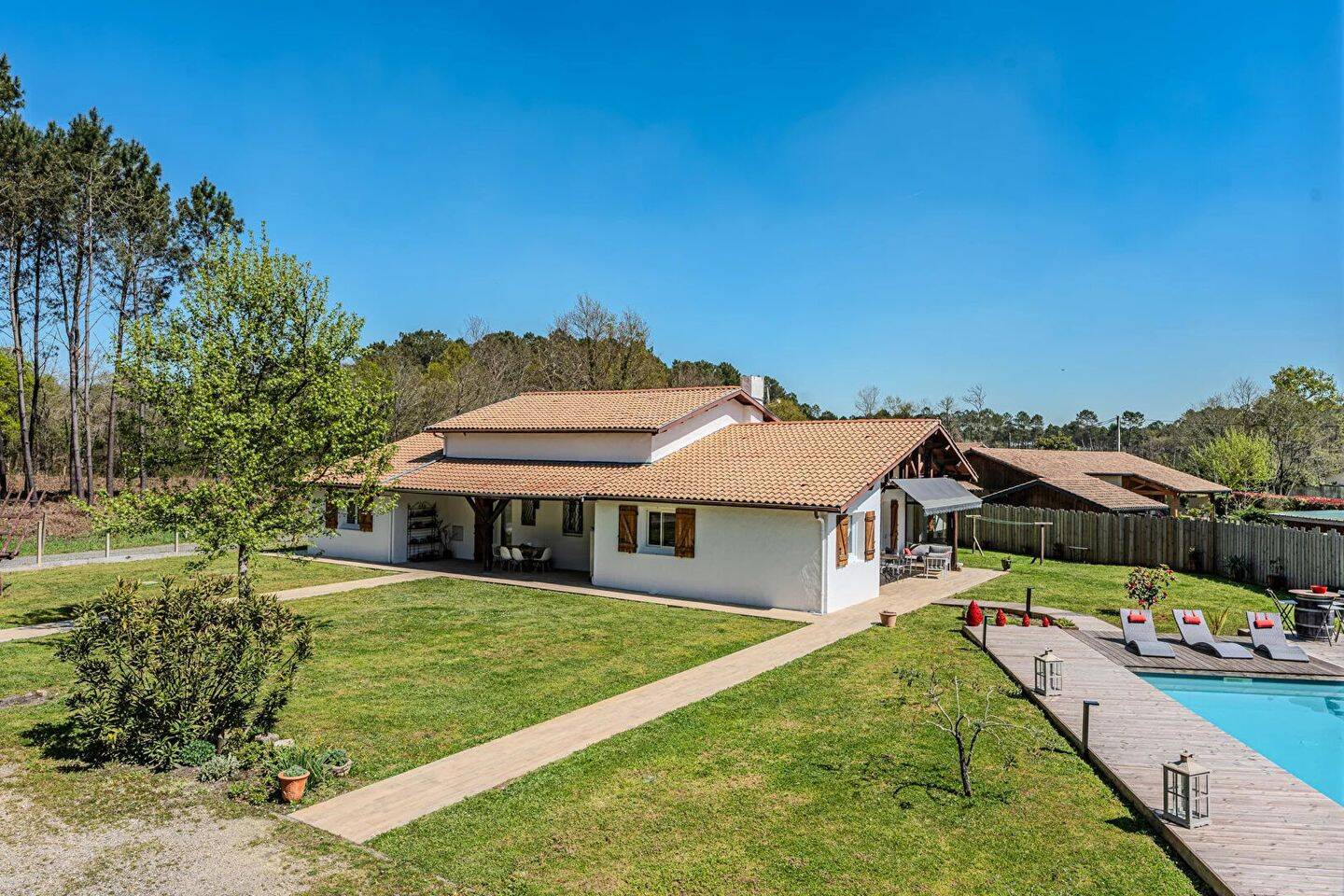 Maison 5 pièces 200 m² · à Salles · 200 m² · 690 000 €