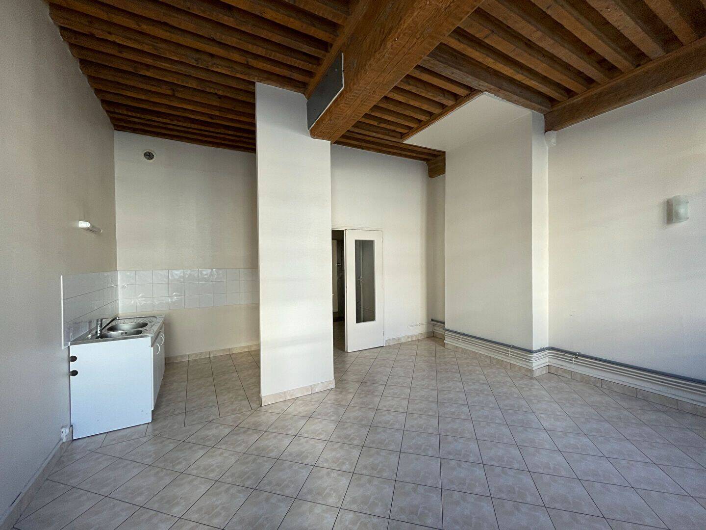 Appartement 3 pièces 70 m² · à Lyon 2ème Arrondissement · 70 m² · 930 €