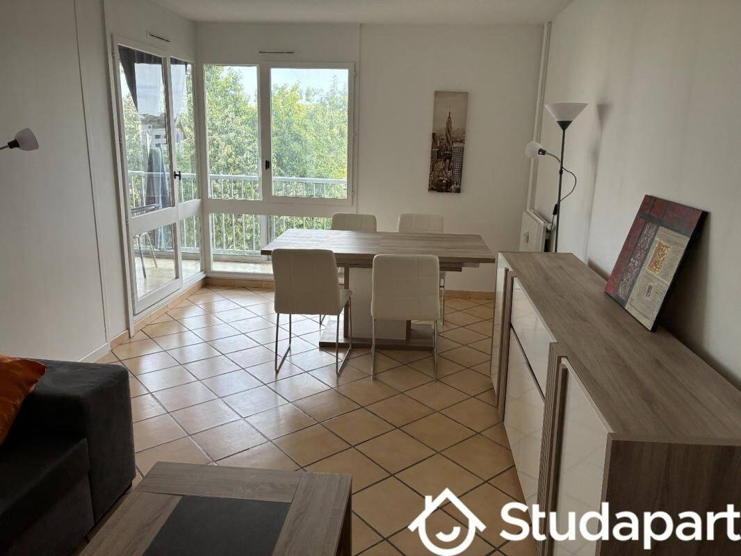 1 pièce 11 m² · à Talence · 11 m² · 550 €/mois