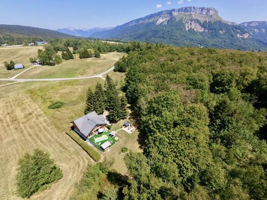 Maison à vendre 728 000 € 8 pièces 3 chambres 167,4 m² La Féclaz Les Déserts 73230