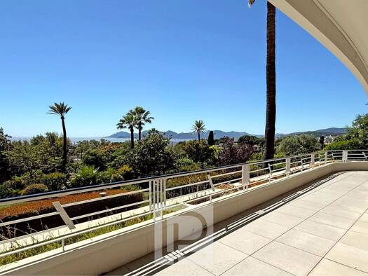 Appartement à vendre 1 490 000 € 3 pièces 2 chambres 137 m² RDC/6 Californie Cannes 06400