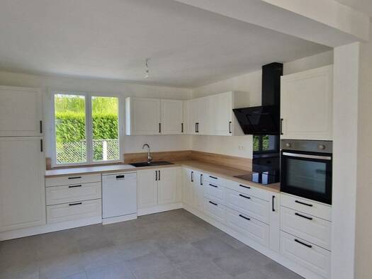 Maison de plain-pied à vendre 259 700 € 5 pièces 4 chambres 102 m² 1 000 m² de terrain Noron-la-Poterie 14490