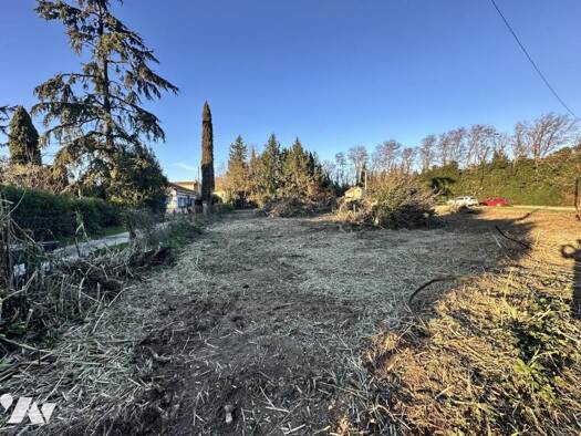 Terrain constructible viabilisé à vendre 104 000 € 438 m² de terrain Roquemaure 30150