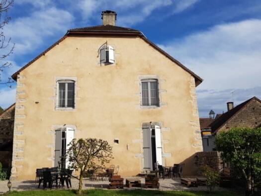 Maison à vendre 750 000 € 12 pièces 6 chambres 402 m² 1 506 m² de terrain Château-Chalon 39210