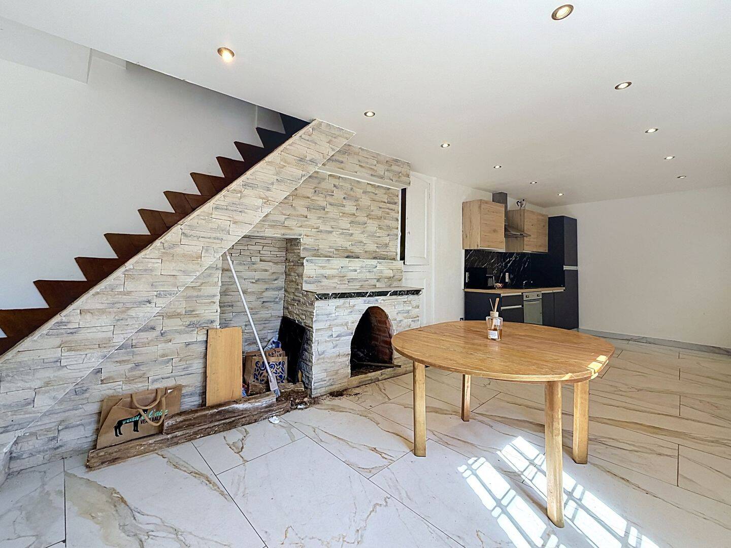 Maison 8 pièces 101 m² · à Bléneau · 101,1 m² · 160 000 €