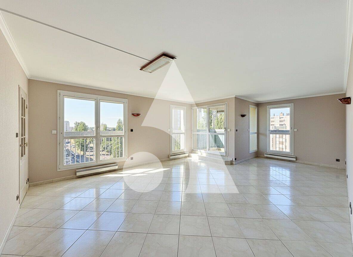 Appartement 5 pièces 102 m² · à Chalon-sur-Saône · 102 m² · 180 000 €