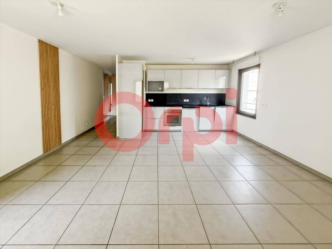 Appartement 4 pièces 81 m² · à Lyon 8ème Arrondissement · 80,8 m² · 1 348 €/mois