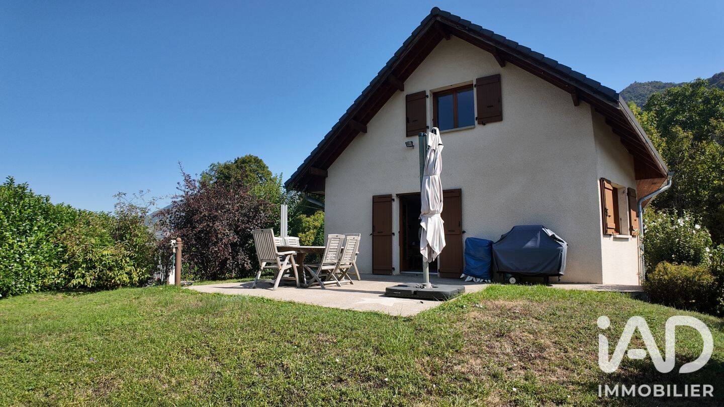 Maison 5 pièces 182 m² · à Challes-les-Eaux · 182 m² · 569 000 €