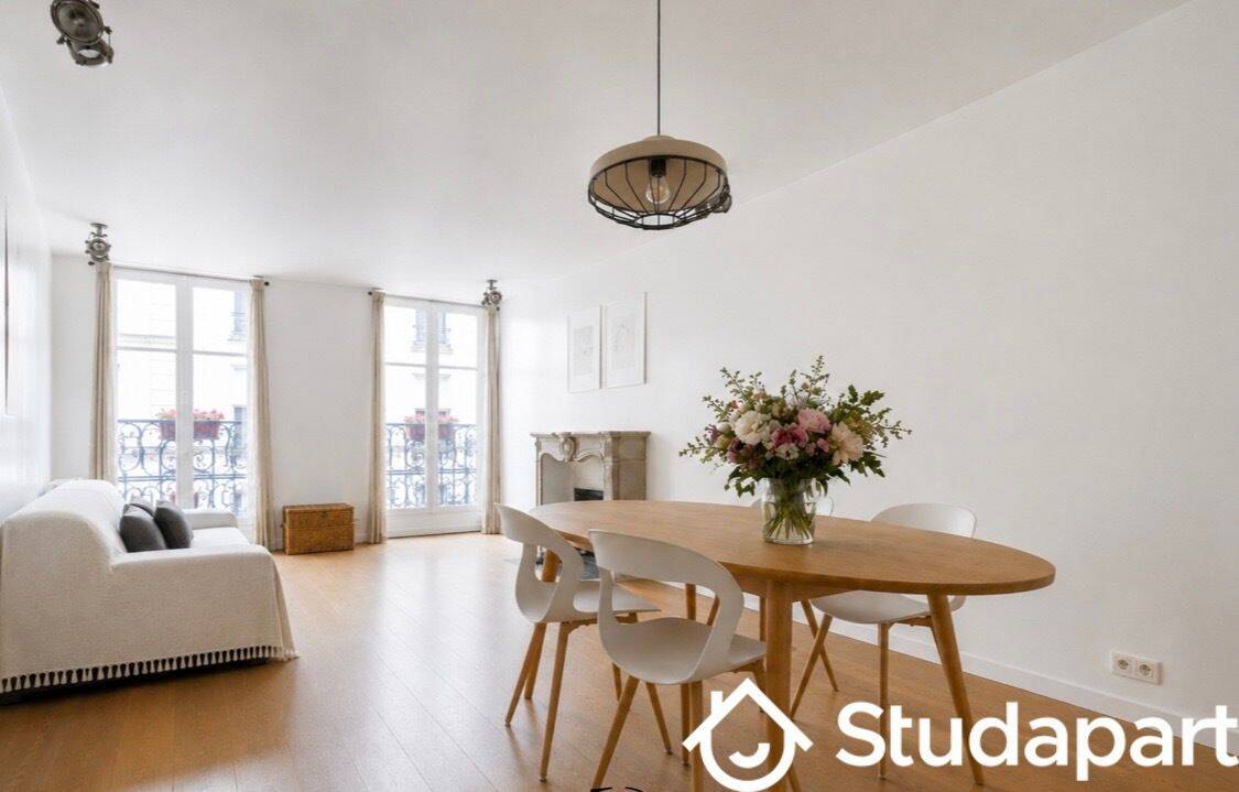 Appartement 2 pièces 48 m² · à Paris 10ème Arrondissement · 48 m² · 1 770 €