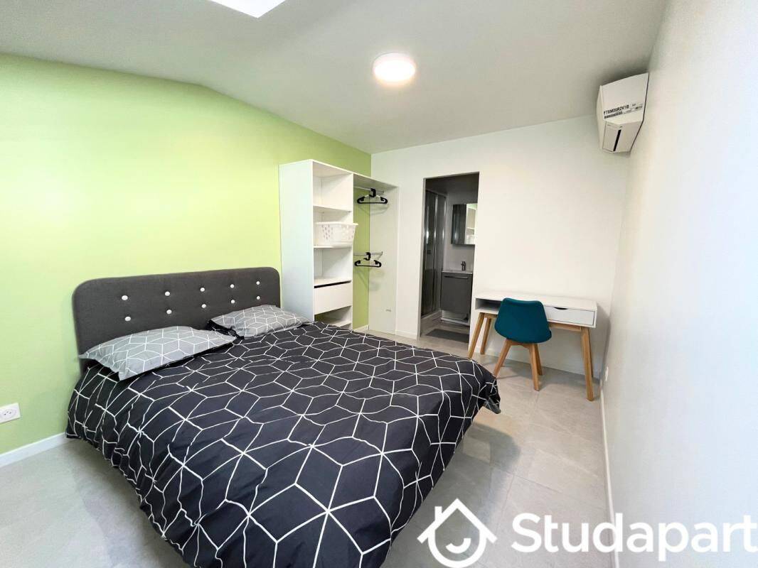 1 pièce 10 m² · à Colombes · 10 m² · 650 €