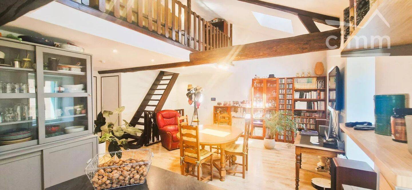 Appartement 5 pièces 101 m² · à La Tour-du-Pin · 101,4 m² · 149 000 €