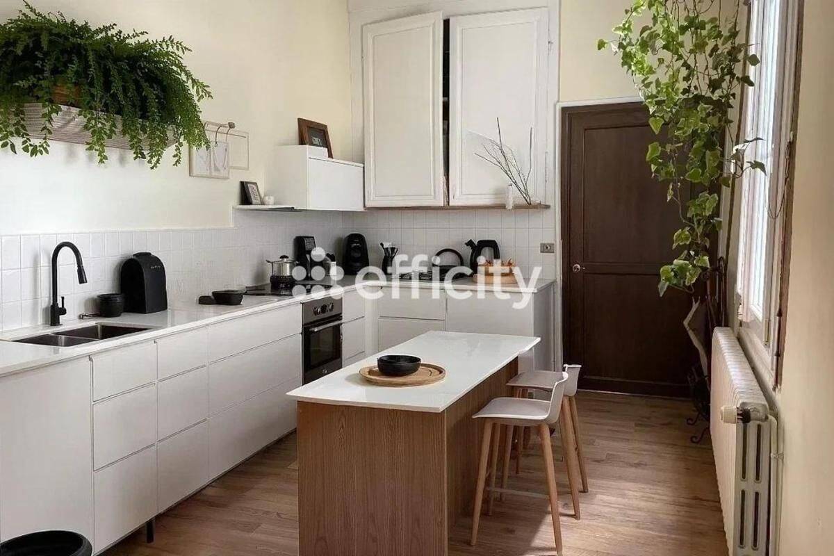 Appartement 5 pièces 101 m² · à Clermont · 100,8 m² · 215 000 €