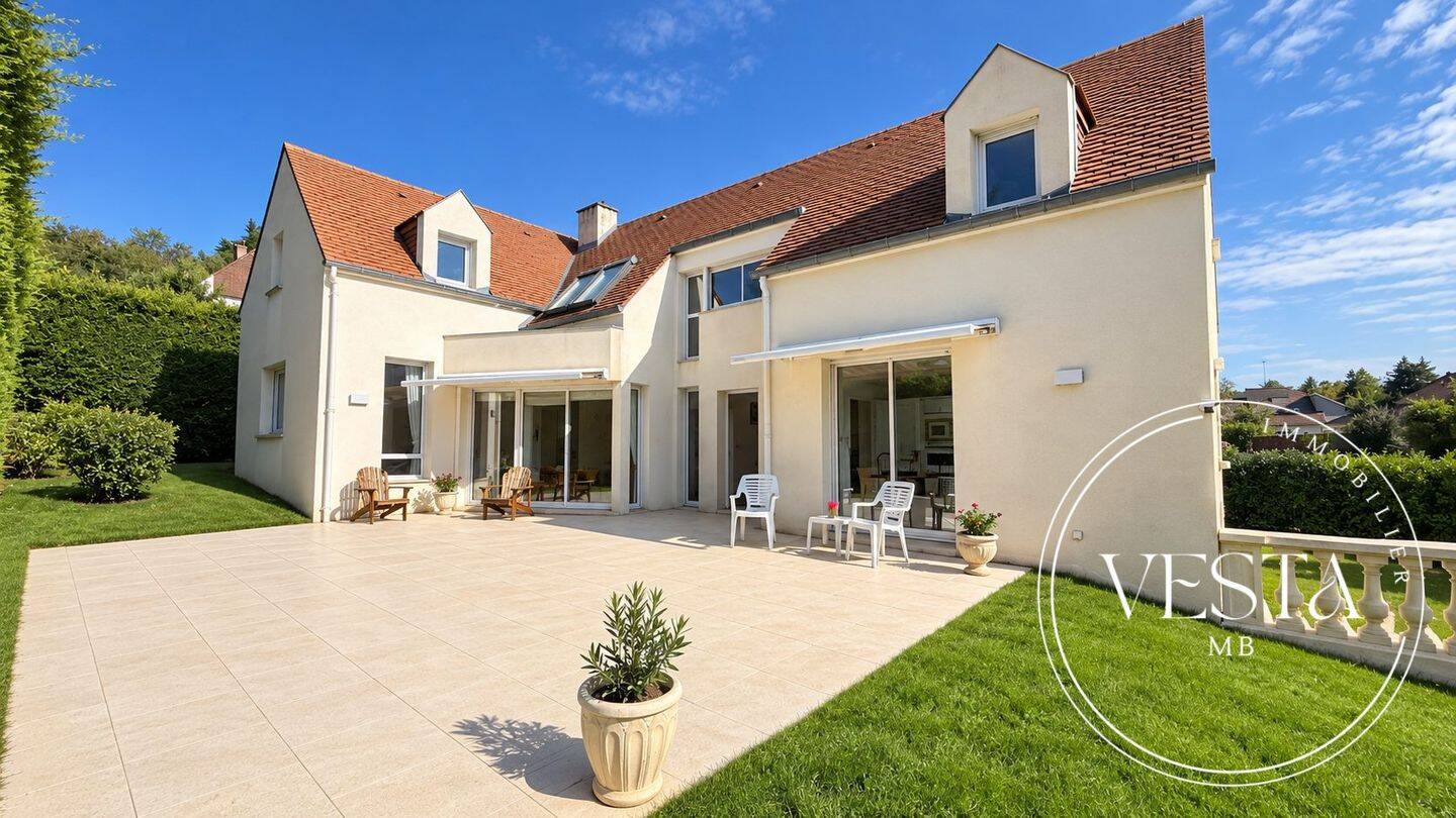Maison 7 pièces 207 m² · à Talant · 207 m² · 675 000 €