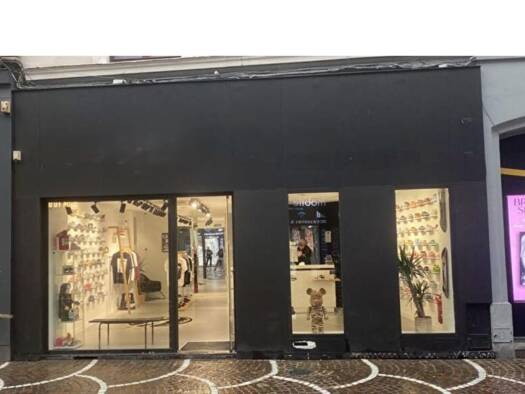 Boutique à louer 5 471 € 150 m² de surface de vente Centre Lille 59800