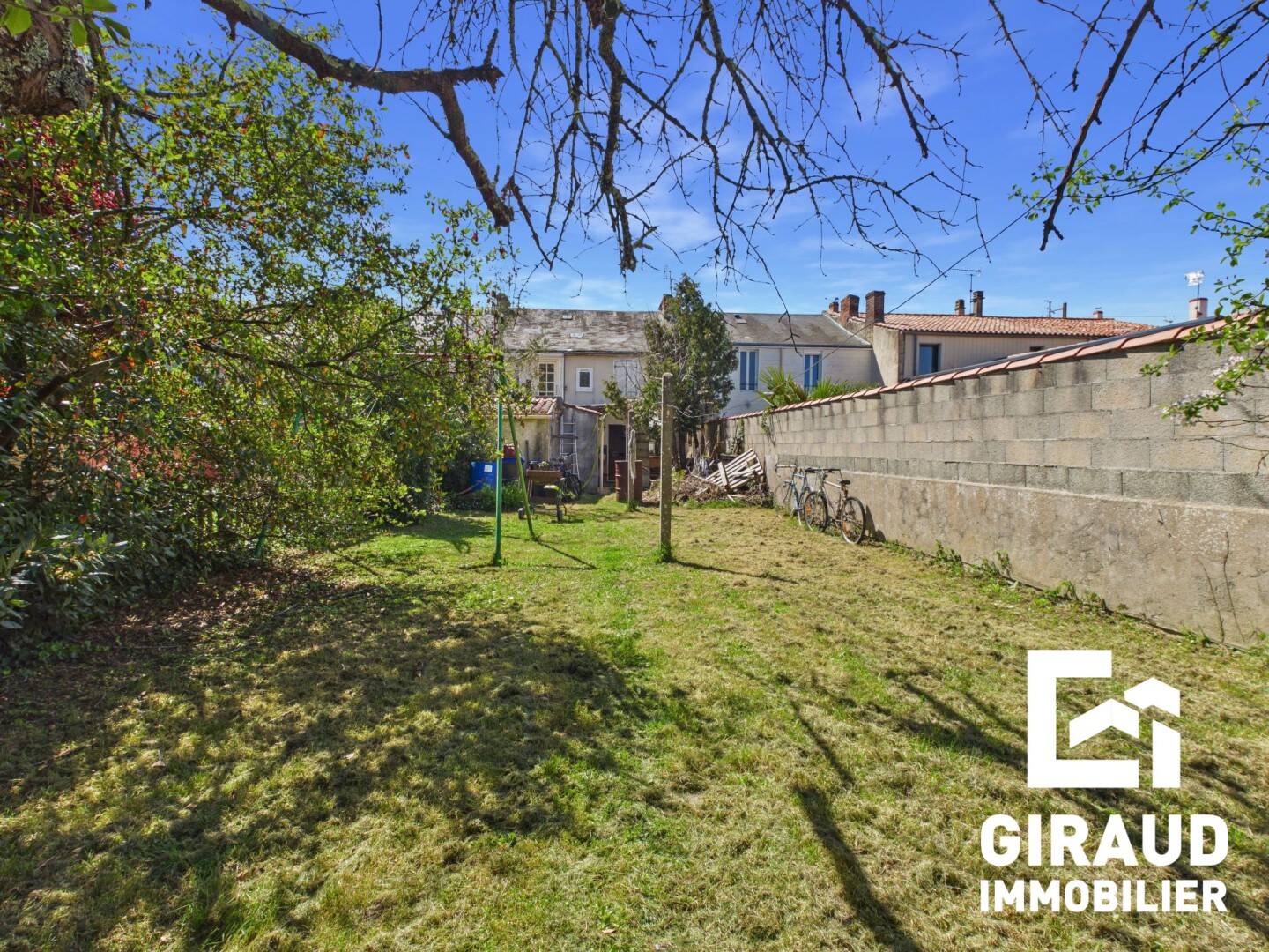 Maison 7 pièces 115 m² · à Fontenay-le-Comte · 114,6 m² · 146 300 €