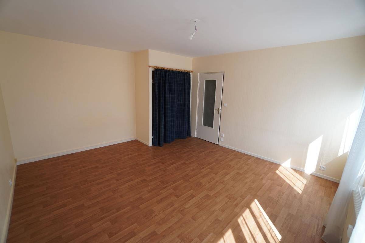 Appartement 1 pièce 35 m² · à Dijon · 34,6 m² · 505 €