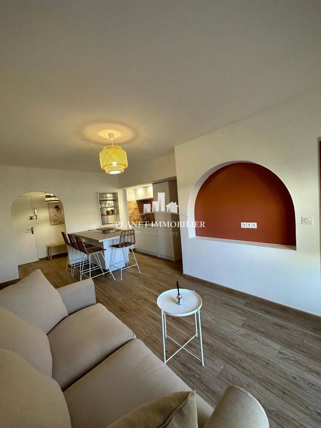 Appartement 1 pièce 37 m² · à Antibes · 37,4 m² · 1 090 €