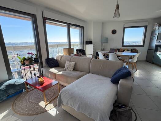 Appartement à vendre - Première occupation 430 000 € 4 pièces 3 chambres 80,5 m² Étage 15/16 Bordeaux Sud Bordeaux 33000