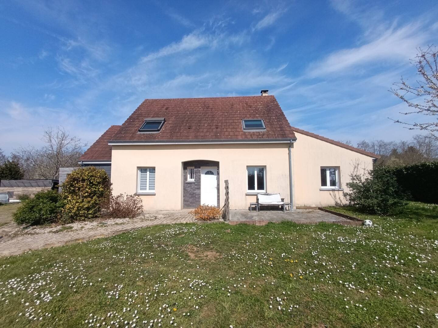 Maison 7 pièces 144 m² · à Brains-sur-Gée · 144 m² · 239 000 €