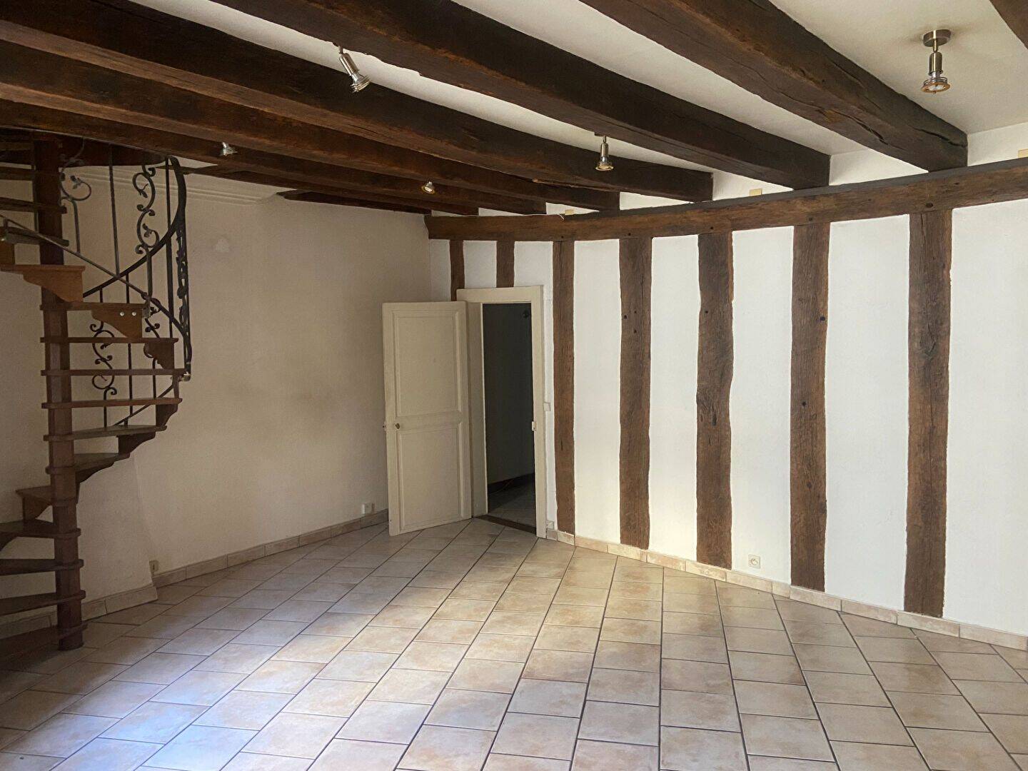 Appartement 5 pièces 137 m² · à Nevers · 137 m² · 95 000 €