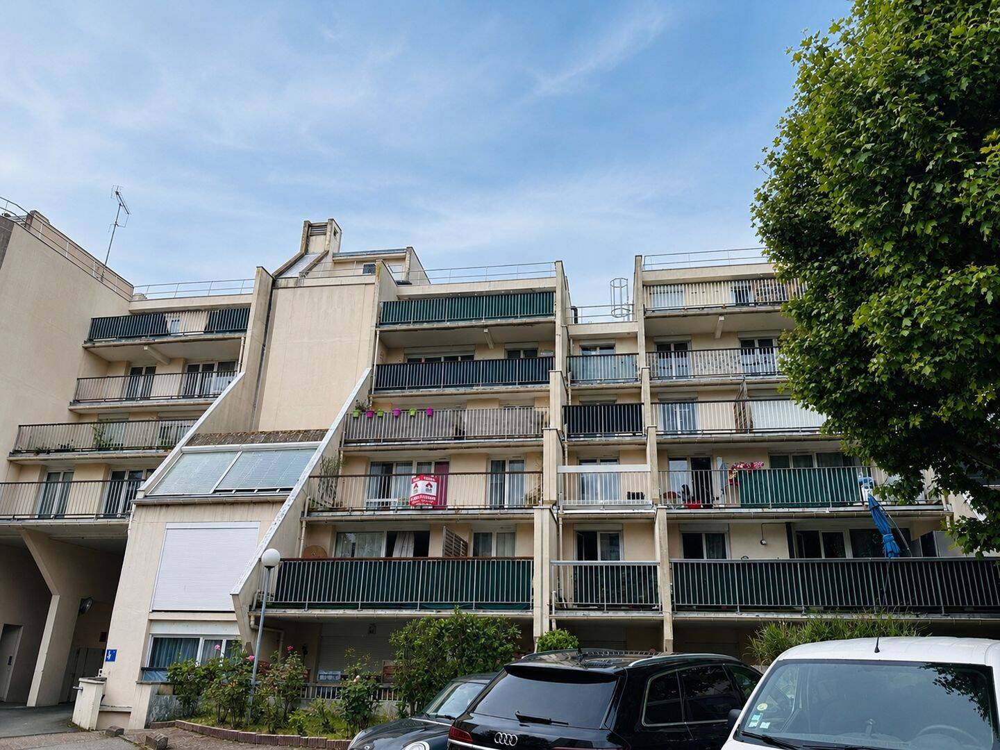 Appartement 2 pièces 64 m² · à Évry-Courcouronnes · 63,9 m² · 1 000 €