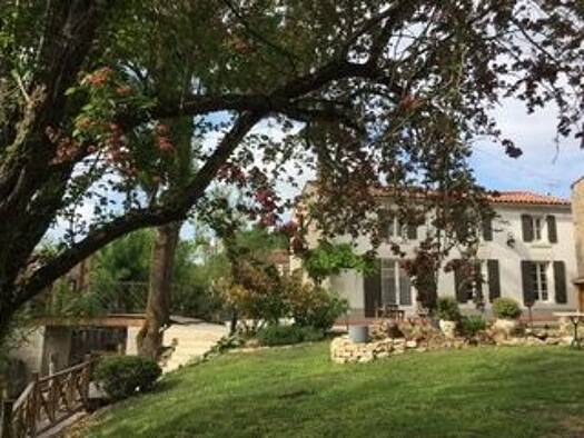 Maison à vendre 548 200 € 10 pièces 3 chambres 179 m² 1 344 m² de terrain Saint-Hilaire-la-Palud 79210