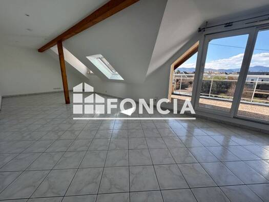 Appartement à louer 730 € 2 pièces 1 chambre 69 m² 2ème étage Maraîchers Colmar 68000