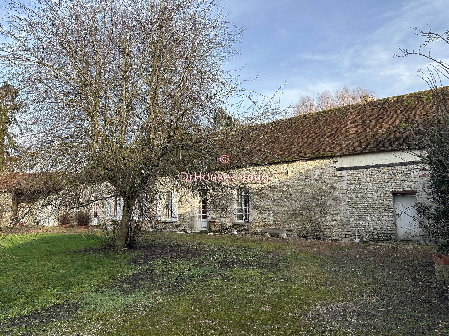 Maison 10 pièces 156 m² · à Corbeilles · 156 m² · 347 000 €