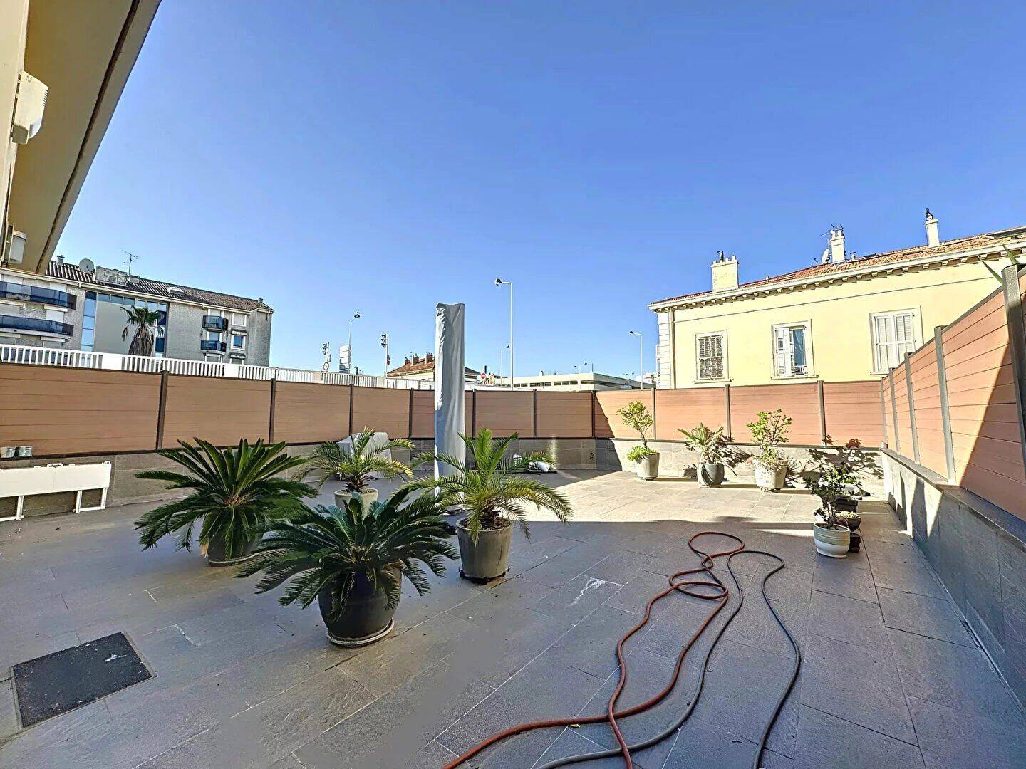 Appartement 4 pièces 146 m² · à Cannes · 146,2 m² · 660 000 €