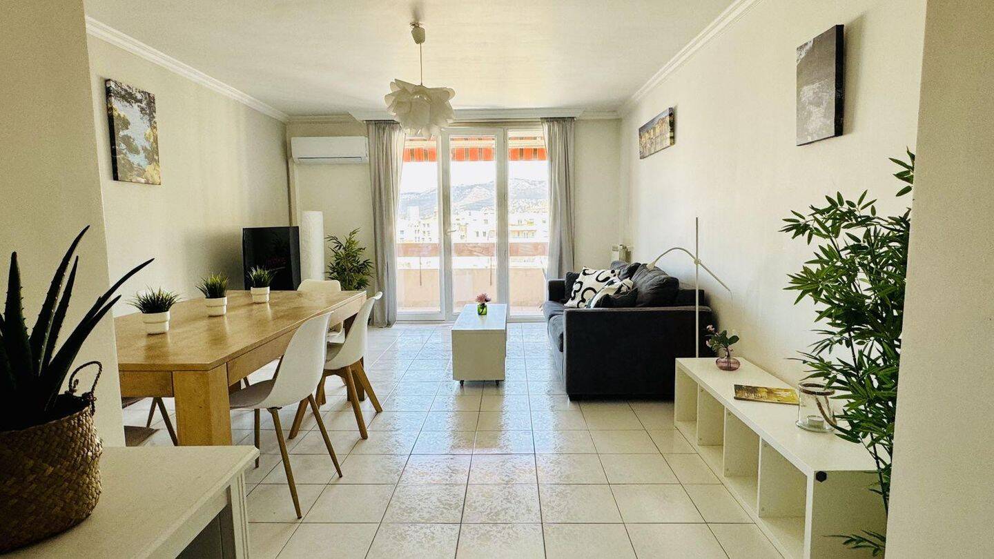 Appartement 4 pièces 85 m² · à Toulon · 85 m² · 490 €