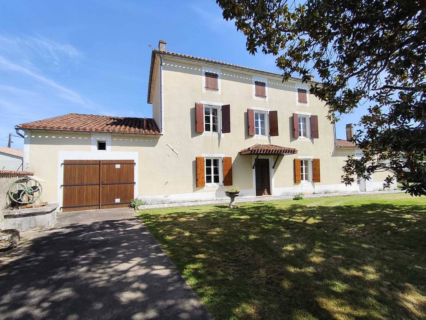 Maison 7 pièces 159 m² · à Chasseneuil-sur-Bonnieure · 159 m² · 193 300 €
