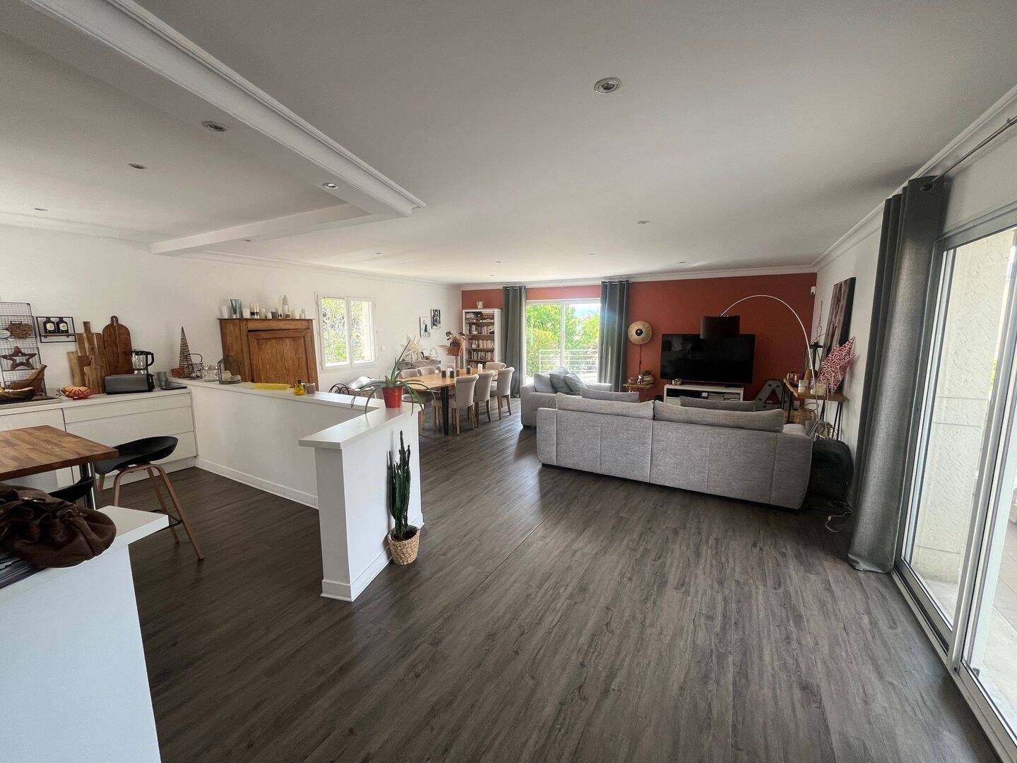Maison 8 pièces 208 m² · à Jassans-Riottier · 208 m² · 514 000 €