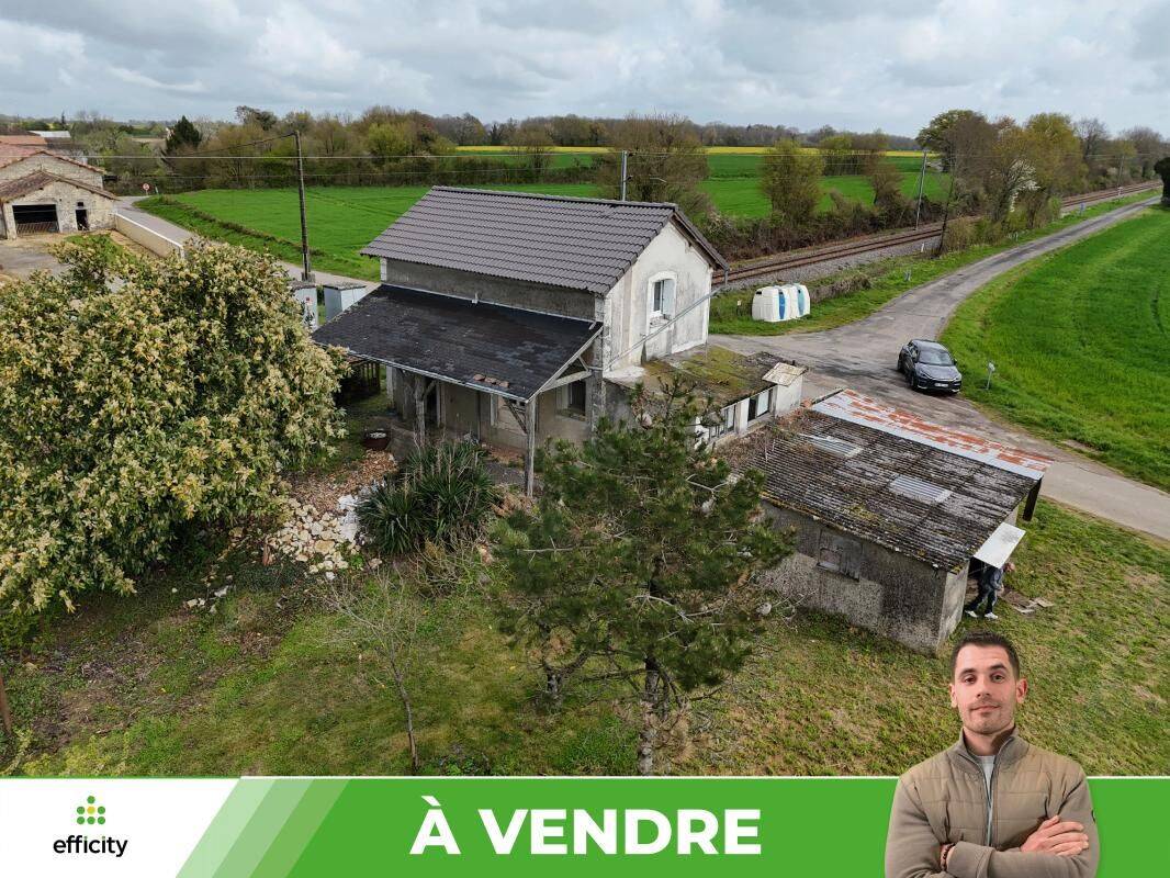 Maison 4 pièces 70 m² · à Rouillé · 70,1 m² · 50 000 €