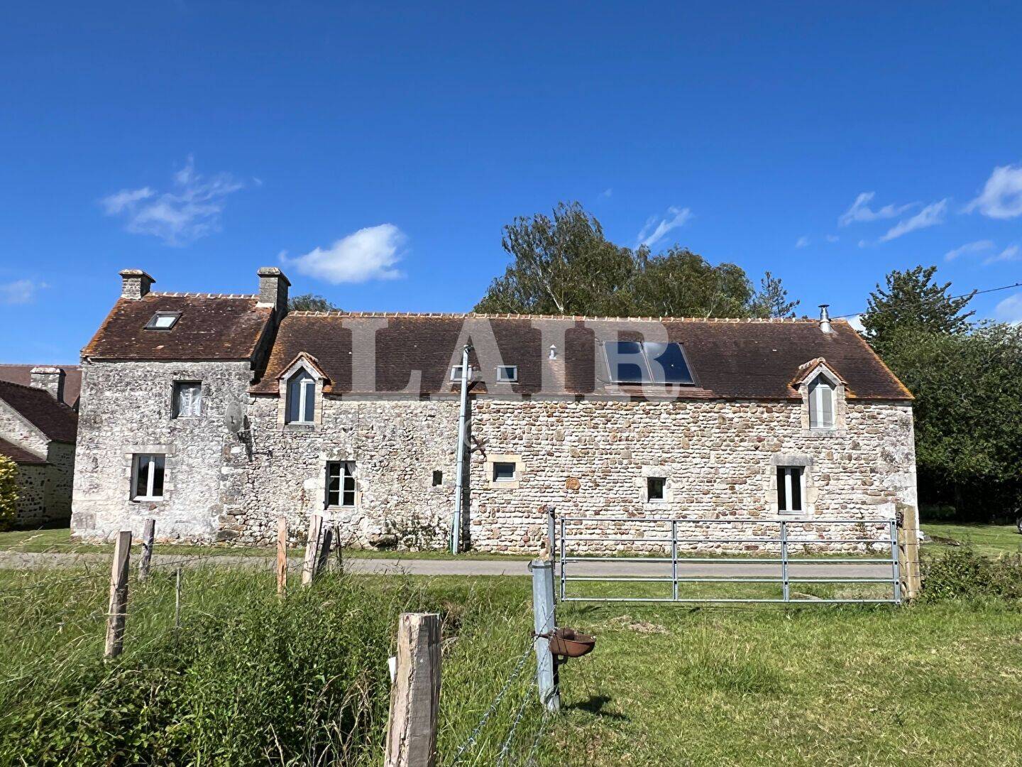 Maison 5 pièces 182 m² · à Avoine · 182 m² · 199 000 €