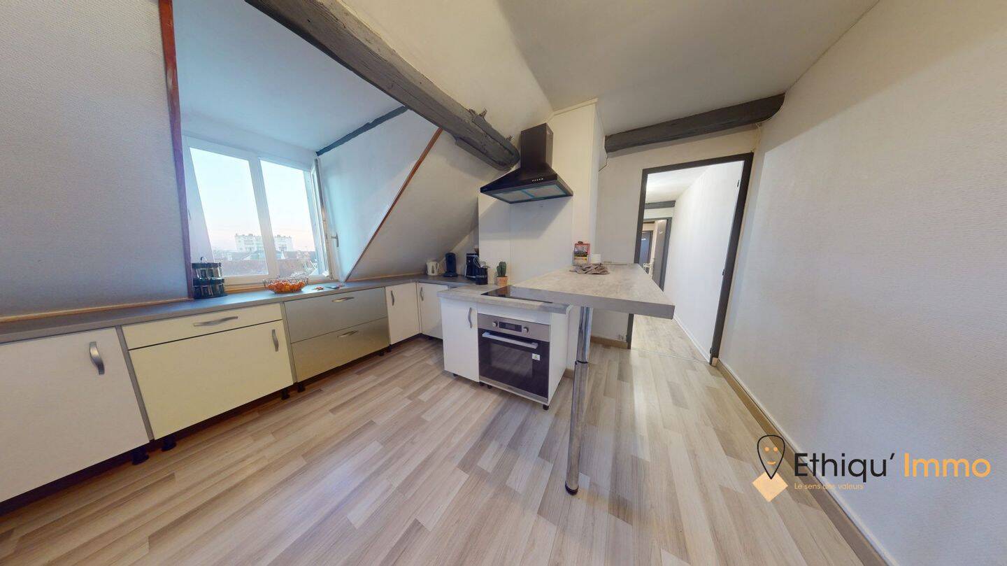Appartement 3 pièces 73 m² · à Sainte-Savine · 73 m² · 78 000 €
